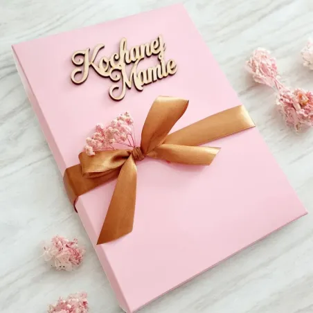 Wieczko z napisem „Kochanej Mamie”