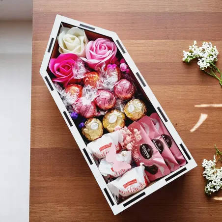 Wnętrze szkolnego boxu w kształcie kredki