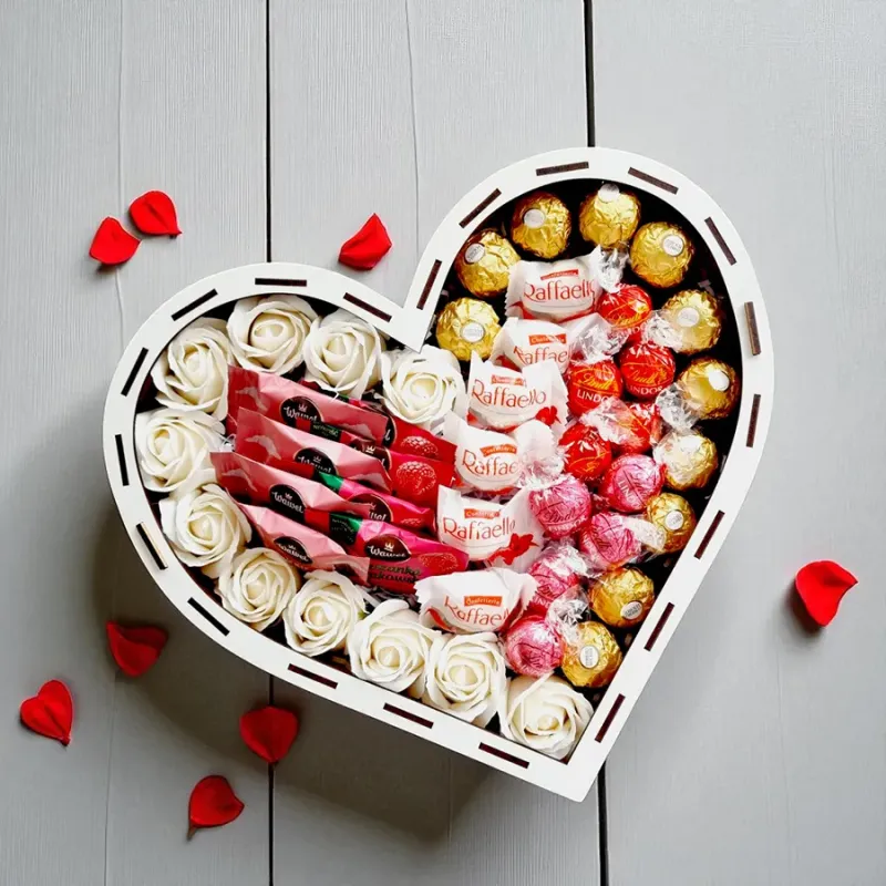 Wnętrze ślubnego pudełka serca