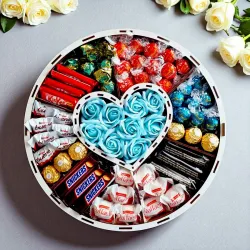 Wnętrze boxu dla świadka z niebieskimi różami