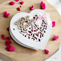 Ażurowe pudełko serce z napisem W dniu urodzin