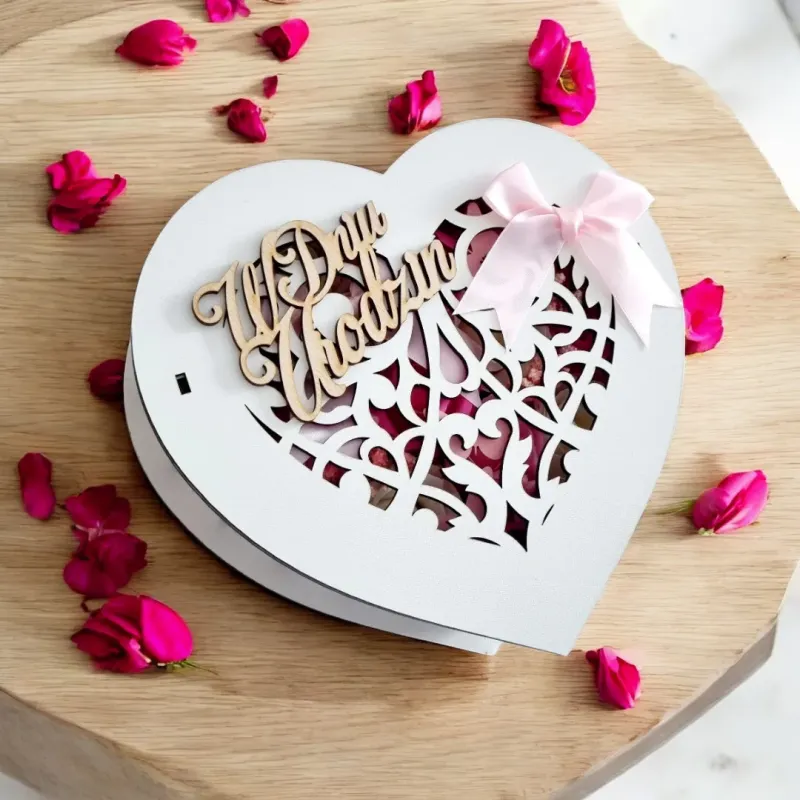 Serce urodzinowe z ażurowym wieczkiem i napisem