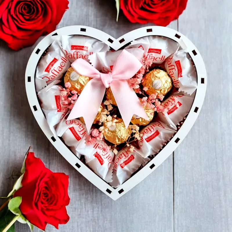 Wnętrze serca na urodziny z Raffaello i Ferrero Rocher