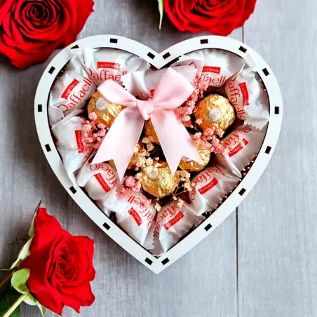 Wnętrze serca na urodziny z Raffaello i Ferrero Rocher