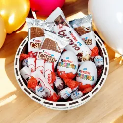 Wnętrze pudełka – słodki akcent dla fana piłki nożnej