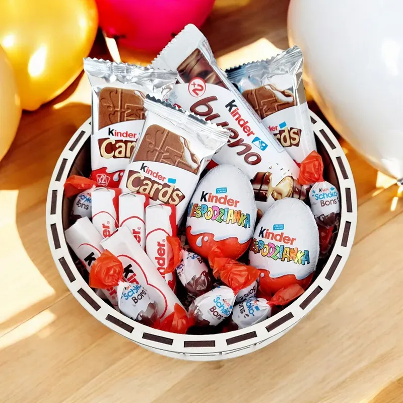 Wnętrze pudełka – słodki akcent dla fana piłki nożnej