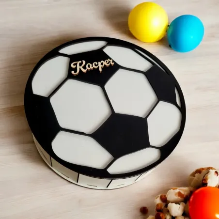 Futbolowa niespodzianka z imieniem – personalizowane wieczko z piłkowym motywem