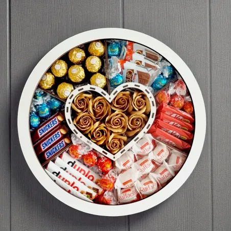 Zamknięte białe okrągłe pudełko z przezroczystym wieczkiem widziane z góry